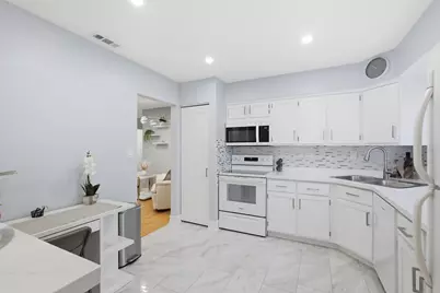 9342 Landings Lane #504, Des Plaines, IL 60016 - Photo 7