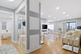 9342 Landings Ln, Des Plaines, IL 60016 - Photo 3