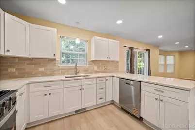 438 W Meadow Mist Lane, Round Lake, IL 60073 - Photo 11