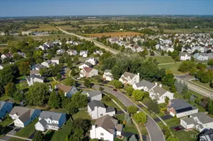 438 W Meadow Mist Ln, Round Lake, IL 60073 - Photo 33