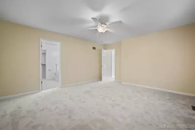 438 W Meadow Mist Lane, Round Lake, IL 60073 - Photo 21