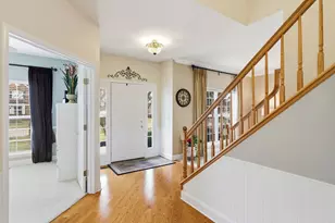 1196 Fieldstone Dr, Crystal Lake, IL 60014 - Photo 3