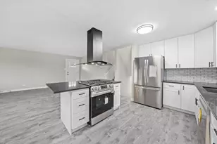 8938 W 85th Pl, Justice, IL 60458 - Photo 5