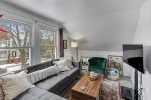 2830 W Wellington Ave, Chicago, IL 60618 - Photo 3