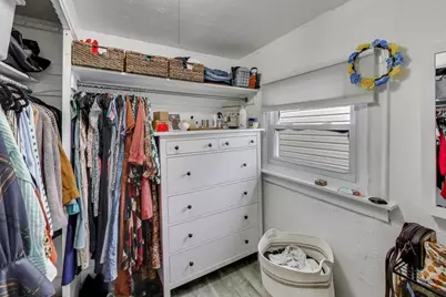 2830 W Wellington Avenue, Chicago, IL 60618 - Photo 11