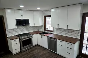 212 Georgeanna St, Yorkville, IL 60560 - Photo 3