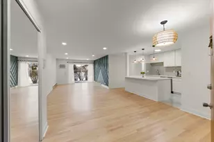 840 E Old Willow Rd, Prospect Heights, IL 60070 - Photo 3