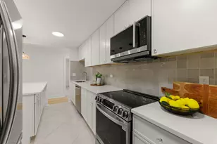 840 E Old Willow Rd, Prospect Heights, IL 60070 - Photo 13