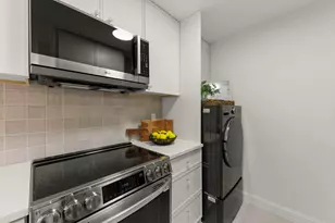 840 E Old Willow Rd, Prospect Heights, IL 60070 - Photo 11