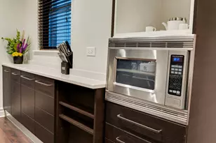 70 E Walton St, Chicago, IL 60611 - Photo 9