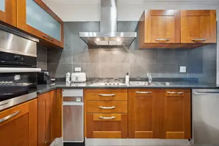 70 E Walton St, Chicago, IL 60611 - Photo 7