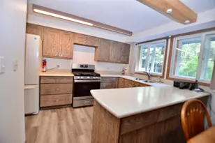 10905 Breezy Lawn Rd, Spring Grove, IL 60081 - Photo 5