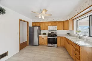 11121 Martindale Dr, Westchester, IL 60154 - Photo 9