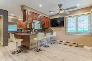 711 E Greenview Rd, Itasca, IL 60143 - Photo 9