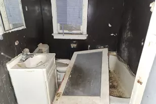 8 E 156th St, Harvey, IL 60426 - Photo 7