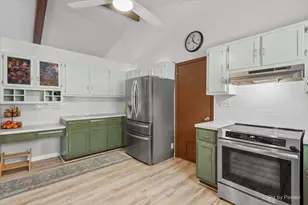 6045 E South Prairie Dr, Morris, IL 60450 - Photo 11