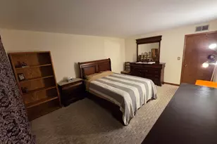 9377 Landings Ln, Des Plaines, IL 60016 - Photo 13