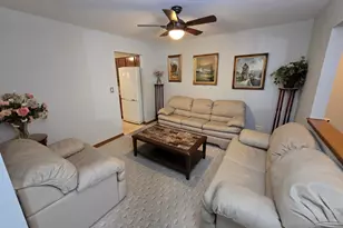 9377 Landings Ln, Des Plaines, IL 60016 - Photo 5