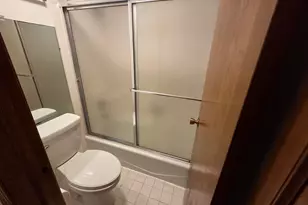 9377 Landings Ln, Des Plaines, IL 60016 - Photo 15