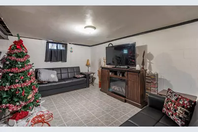 2732 Ezra Avenue, Zion, IL 60099 - Photo 17