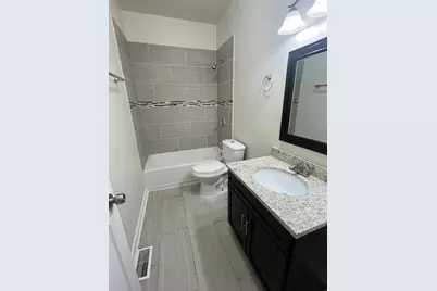 8253 S Brandon Avenue #1F, Chicago, IL 60617 - Photo 5