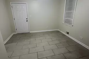 8253 S Brandon Ave, Chicago, IL 60617 - Photo 3