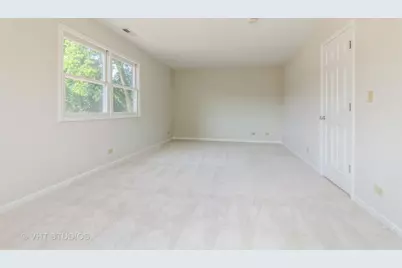 915 E Chicago Avenue, Naperville, IL 60540 - Photo 17