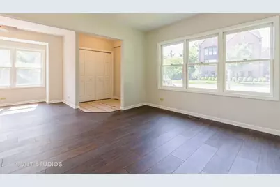 915 E Chicago Avenue, Naperville, IL 60540 - Photo 3