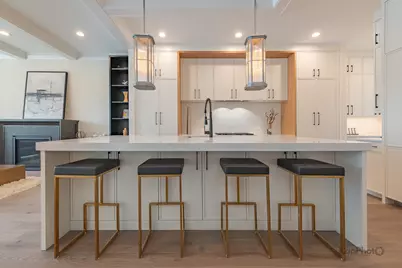 4015 N Albany Avenue, Chicago, IL 60618 - Photo 11