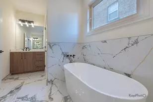 4015 N Albany Ave, Chicago, IL 60618 - Photo 23