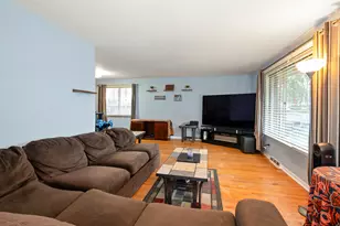 4511 W Howdy Ln W, Alsip, IL 60803 - Photo 7