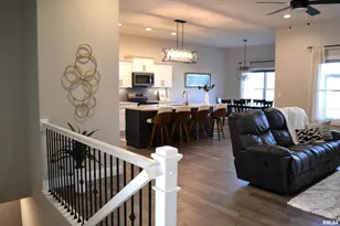 4605 Bellevue Dr, Springfield, IL 62711 - Photo 5