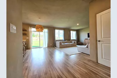 2381 Fairview Circle, Woodstock, IL 60098 - Photo 9