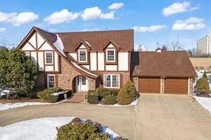 19W140 Ave Chateaux, Oak Brook, IL 60523 - Photo 1