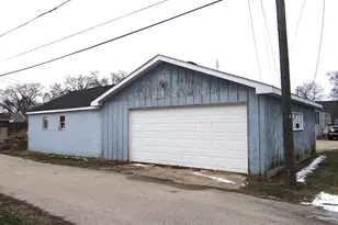 831 Douglas St, Morris, IL 60450 - Photo 13