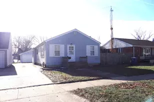 831 Douglas St, Morris, IL 60450 - Photo 1