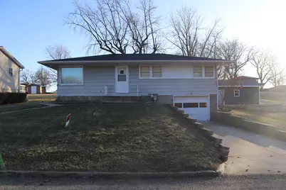 113 Stephens Avenue, Walnut, IL 61376 - Photo 1
