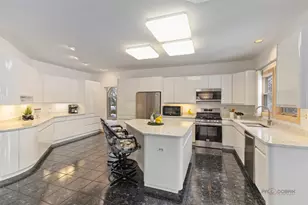 395 Blue Ash Dr, Buffalo Grove, IL 60089 - Photo 11