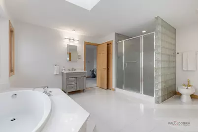 395 Blue Ash Drive, Buffalo Grove, IL 60089 - Photo 19