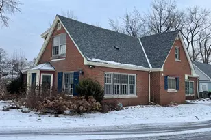 1009 61st St, La Grange Highlands, IL 60525 - Photo 1