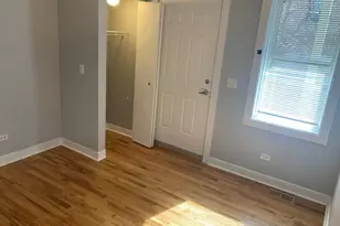 1929 W Montrose Ave, Chicago, IL 60613 - Photo 9