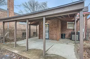 8757 S Paxton Ave, Chicago, IL 60617 - Photo 13