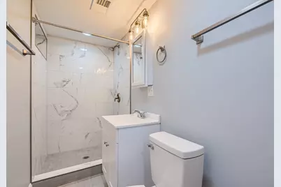 8757 S Paxton Avenue, Chicago, IL 60617 - Photo 11