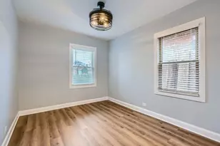 8757 S Paxton Ave, Chicago, IL 60617 - Photo 7