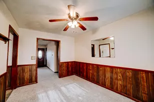 601 E Porter Ave, Watseka, IL 60970 - Photo 13