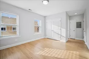 7411 N Hoyne Ave, Chicago, IL 60645 - Photo 11