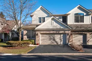 120 Fairway Dr, La Grange, IL 60525 - Photo 1