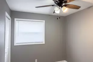 1703 Hedge Rd, Champaign, IL 61821 - Photo 9