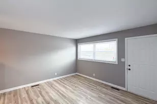 1703 Hedge Rd, Champaign, IL 61821 - Photo 3