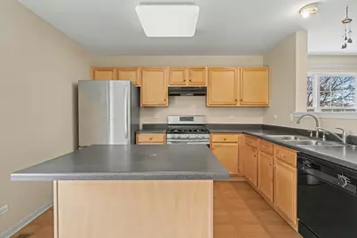 570 N Triumph Court, Hainesville, IL 60073 - Photo 7